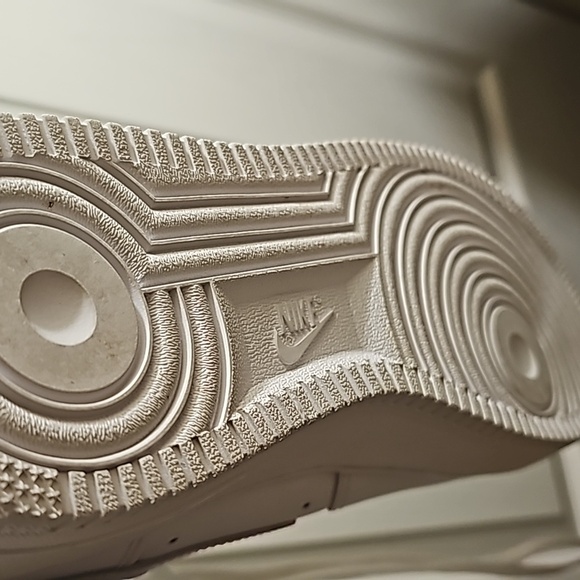 Nike AF 1 white size, 13 never were outside like new condition. It's out the box - Picture 5 of 5